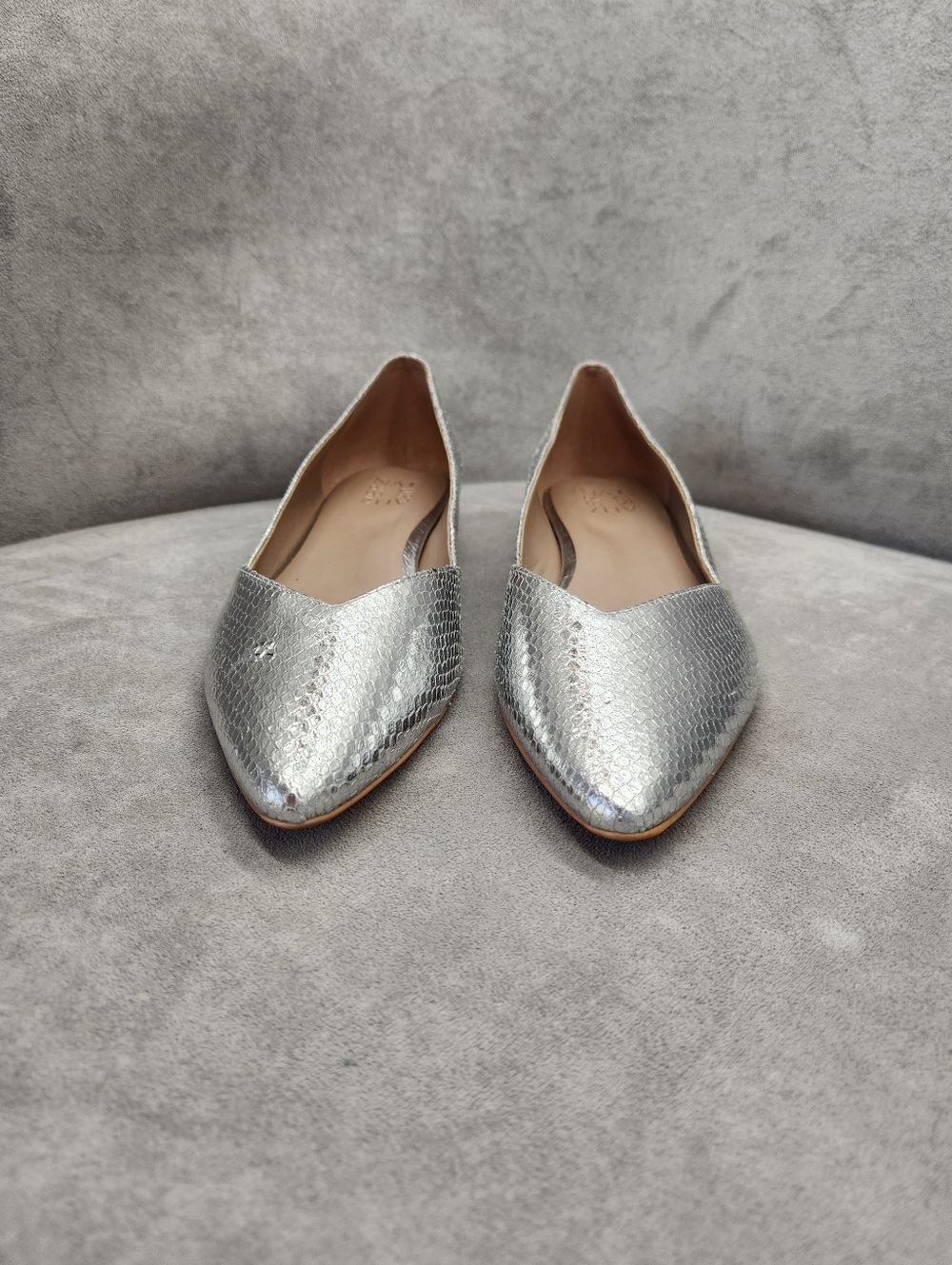 Naturalizer Flats 9.5 Wide Silver Snake Leather Havana Pointy Toe V-cut New $120 - Picture 10 of 14